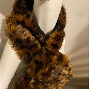 J .Crew Ladies Faux Leopard Tuck Scarf One Size